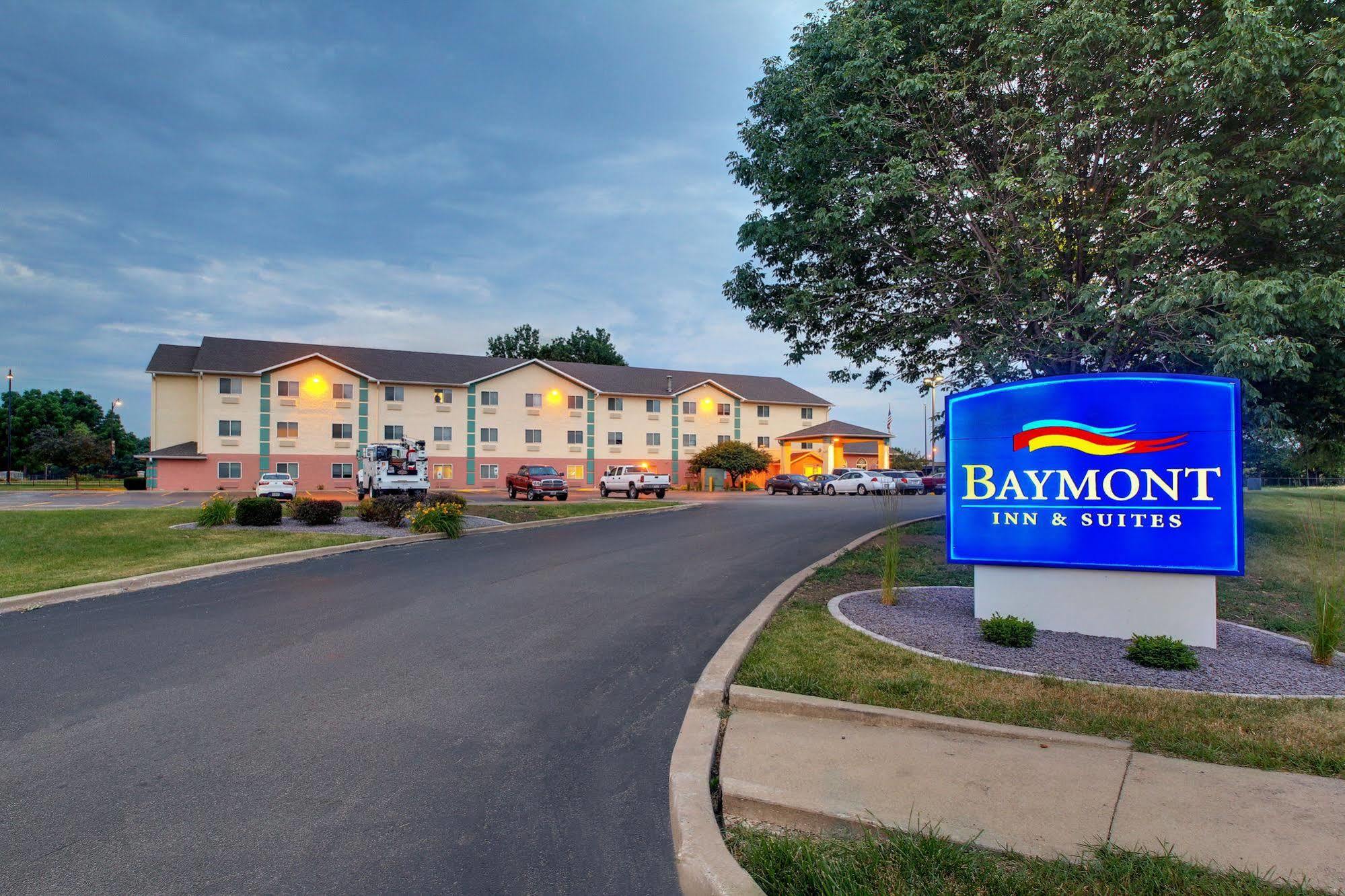 Отель Baymont By Wyndham Гейлсберг Экстерьер фото